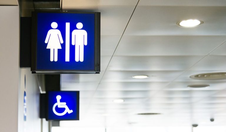 Projekt toalety publicznej: Co powinien zawierać?